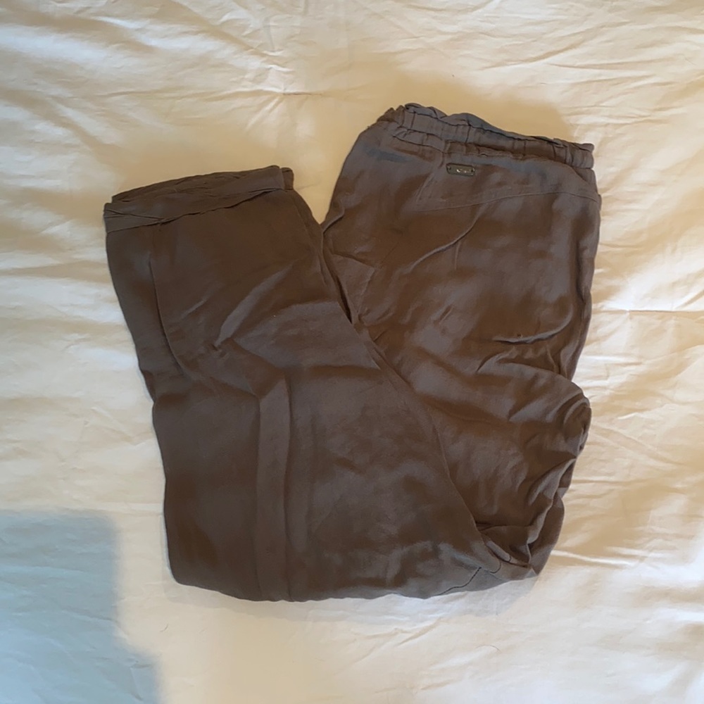 Aritzia Wilfrid Allant Pant in Light Brown Flowwy Pant Tailored Pant - Picture 9 of 16